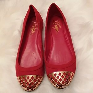 Fergie red flats 10m